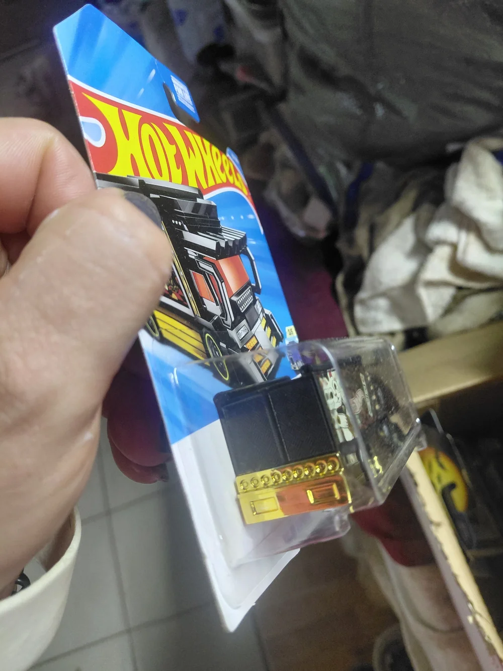 Hot Wheels Raijin Express from the 2026 HW Heavyweights series, labeled as numbe